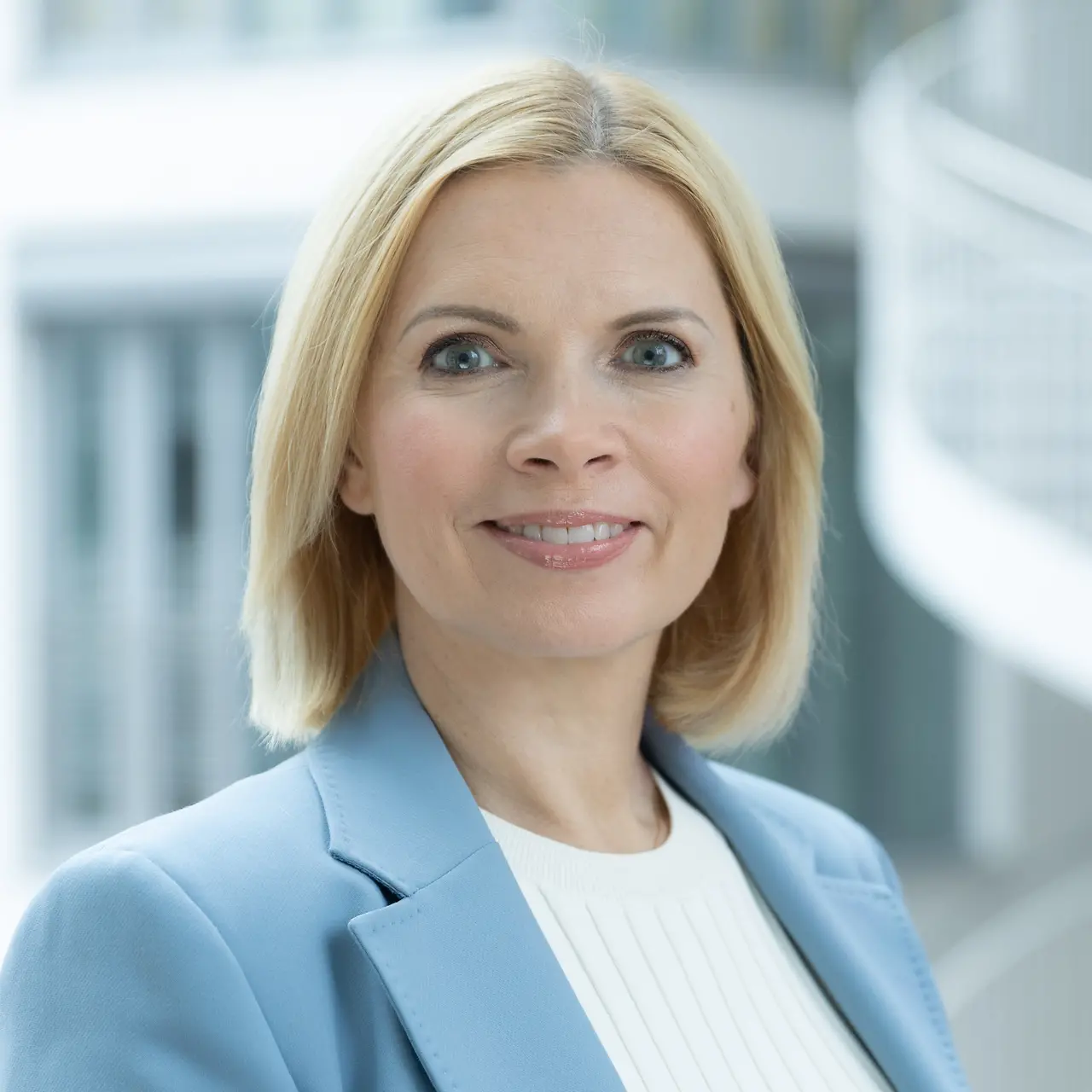 Portrait of Zsuzsanna Friedl, Chief HR Officer at T-Systems